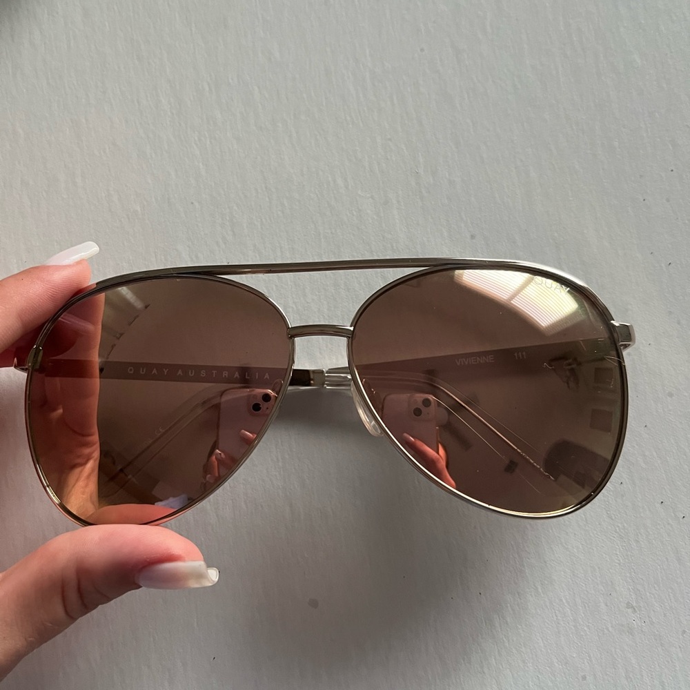 QUAY VIVIENNE ROSE GOLD SUNGLASSES